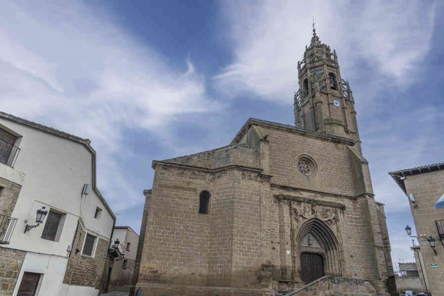 Zaragoza - Sadaba 03 - iglesia de Santa María.jpg